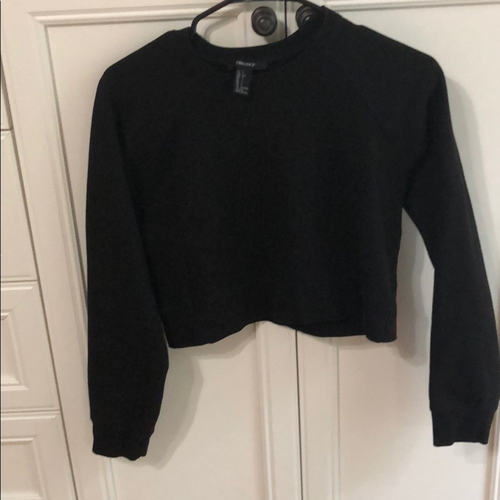 Black cropped sweatshirt